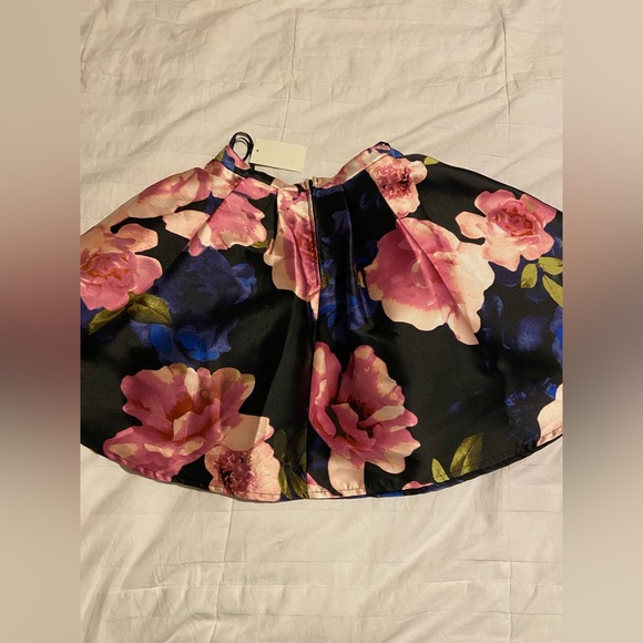 B.Dhrlin two piece , size 0 - Picture 2 of 7